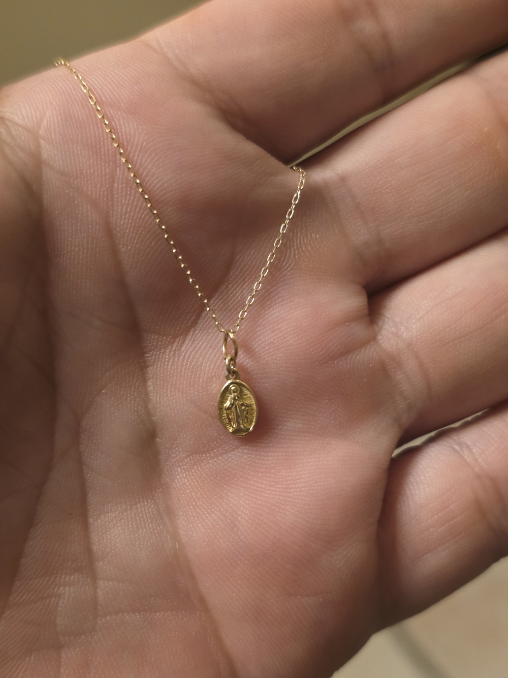 14k Gold Virgin Mary Pendant Necklace - Elegant Everyday Charm